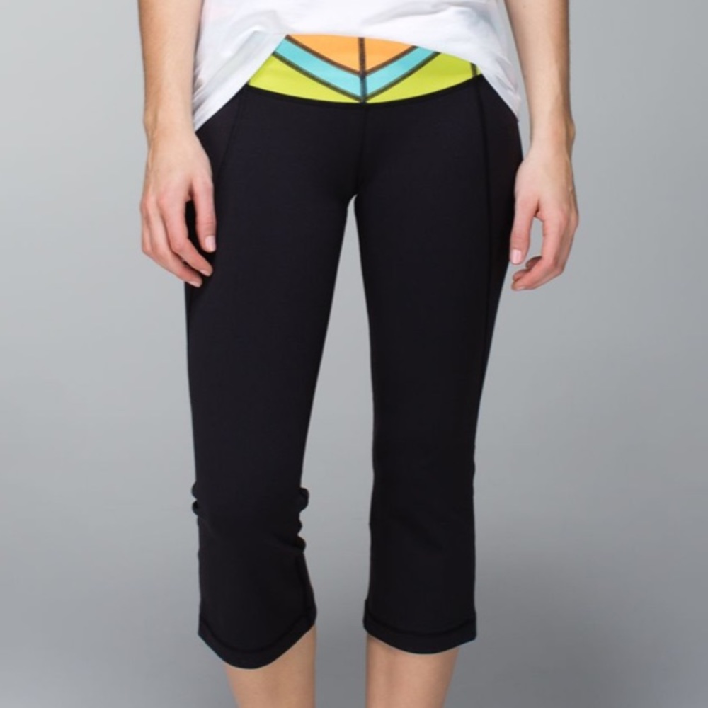 | Lululemon | Gather & Crow Crop *Full-On Luon. Size 4. - Picture 2 of 15